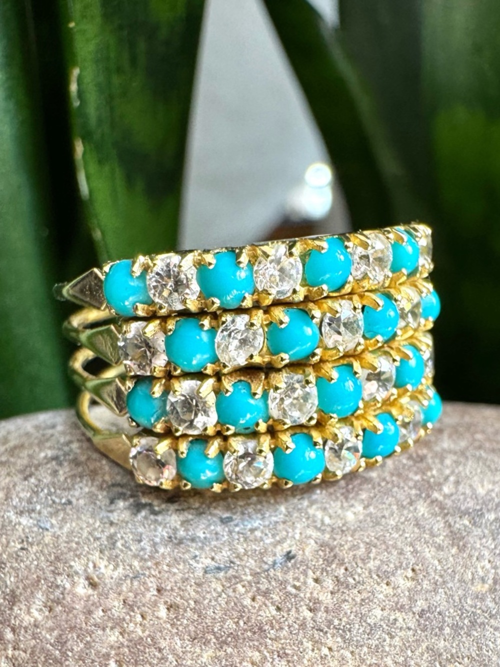 18k Turquoise hinge Ring